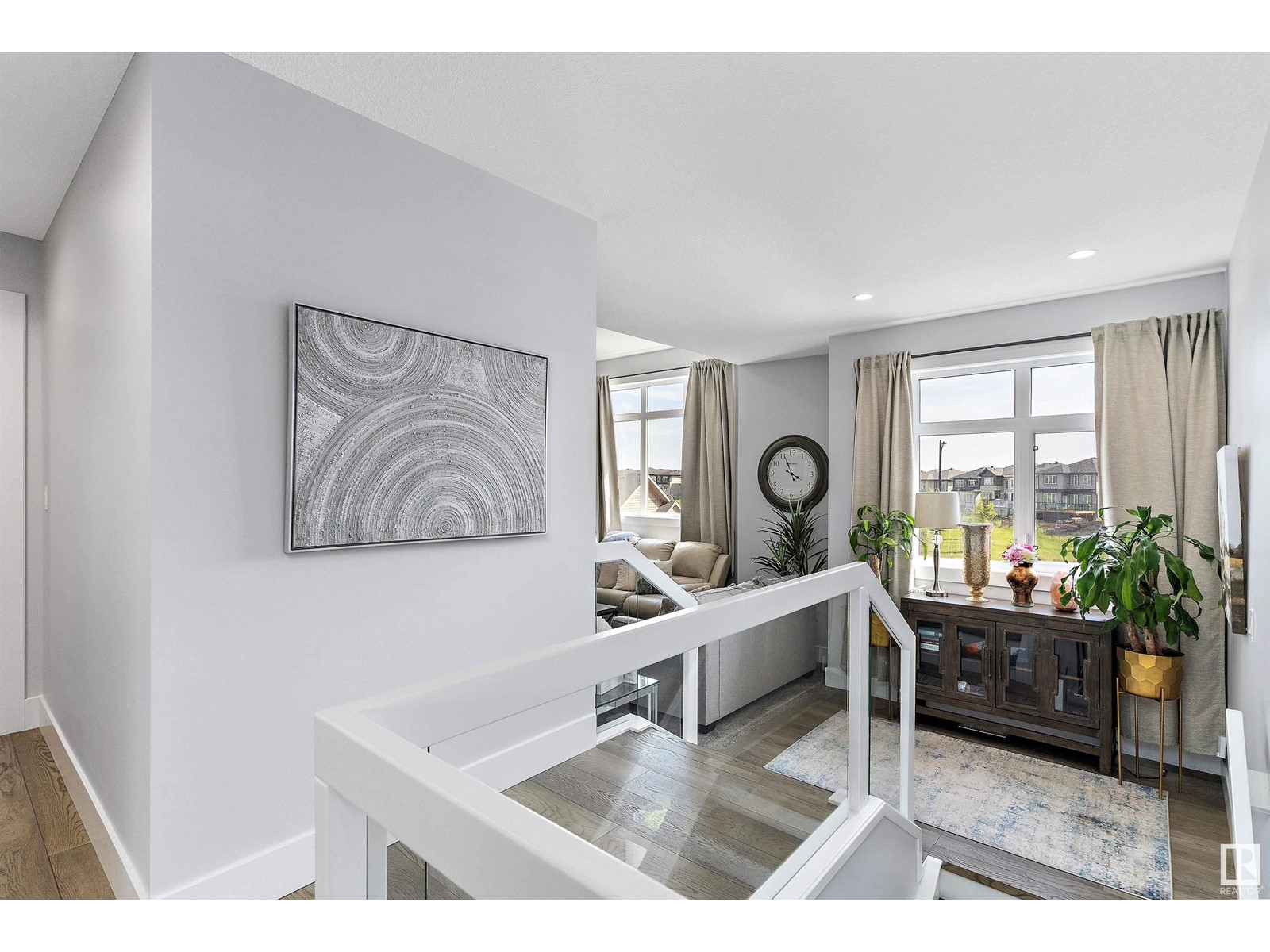 Property at 3907 47 AV image 4