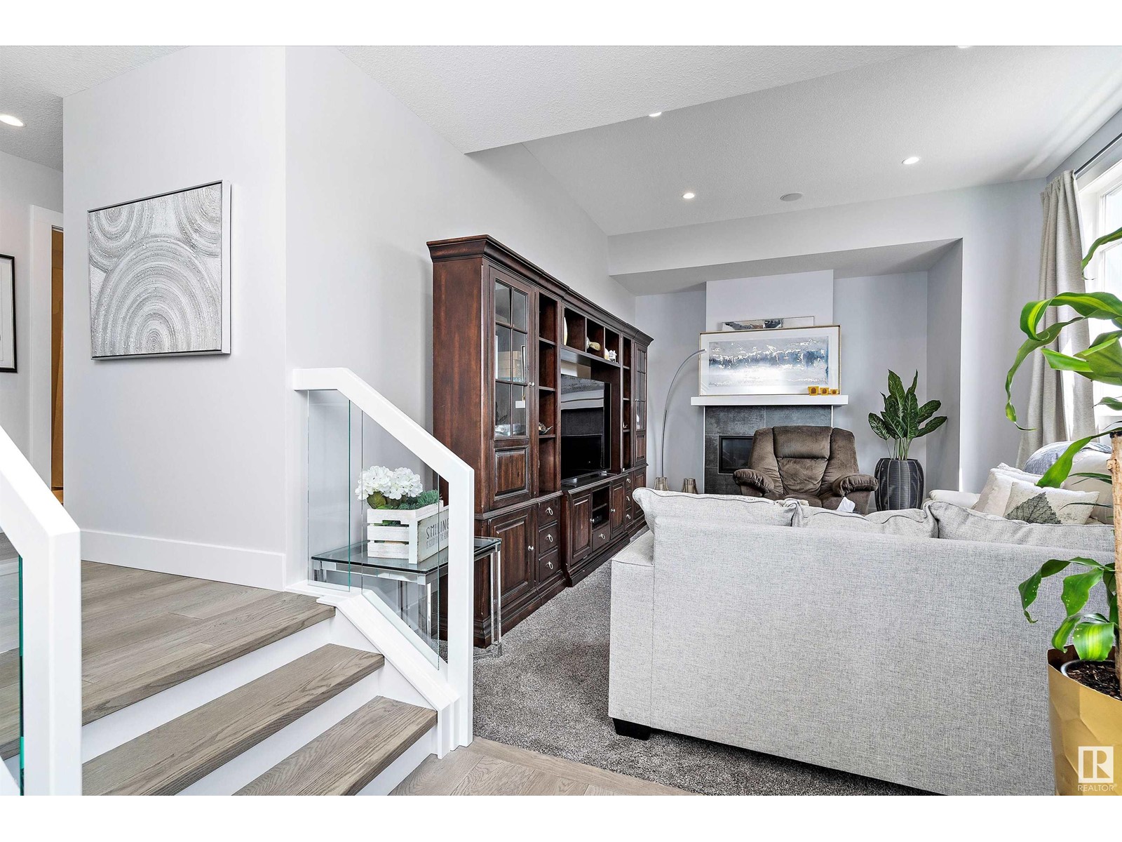 Property at 3907 47 AV image 1