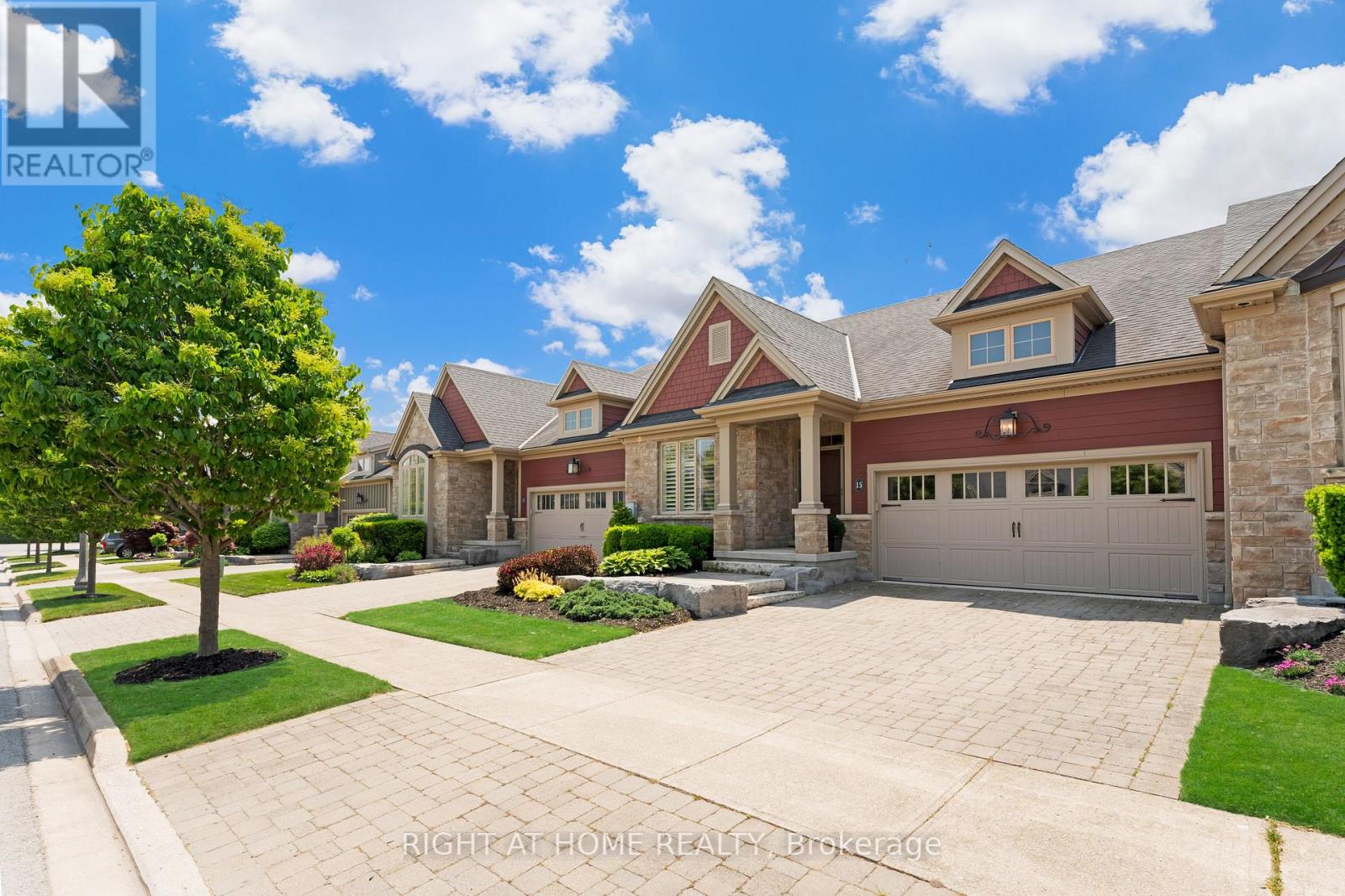 15 Hickory Avenue, Niagara-On-The-Lake, Ontario  L0S 1J0 - Photo 2 - X12202785