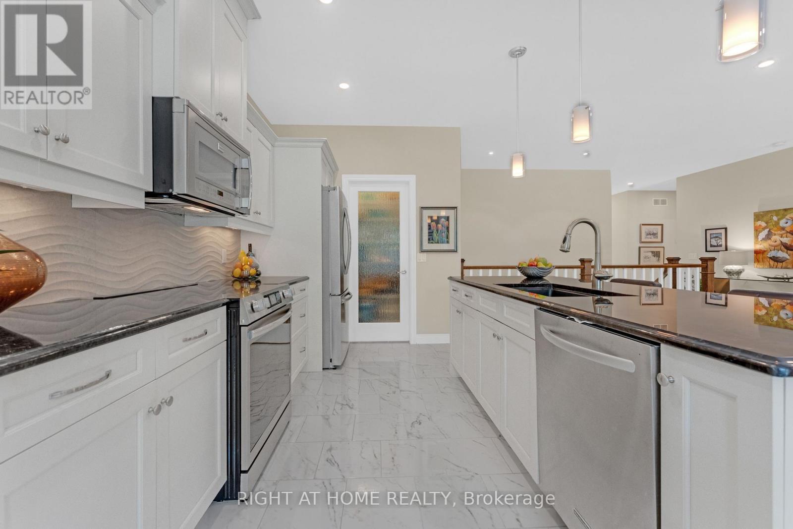 15 Hickory Avenue, Niagara-On-The-Lake, Ontario  L0S 1J0 - Photo 20 - X12202785