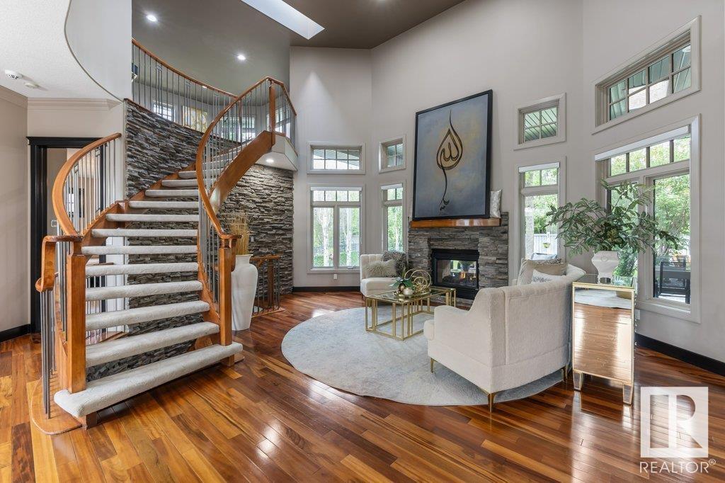 Property at 34 KINGSFORD CR image 5