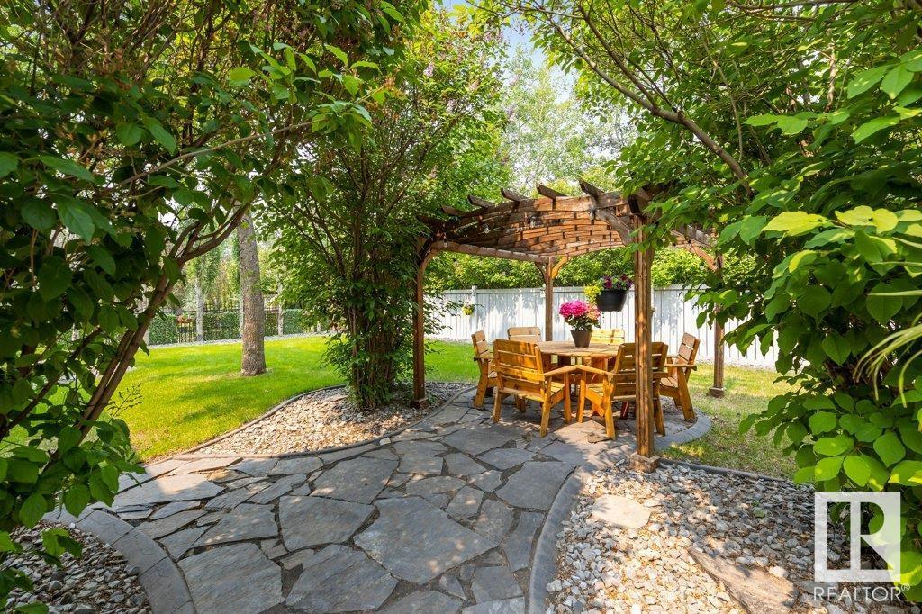 Property at 34 KINGSFORD CR image 3