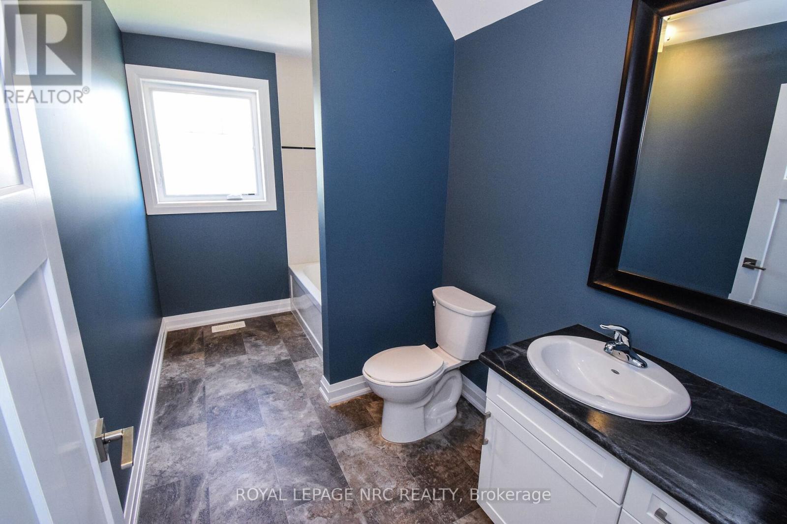 11561 Beach Road E, Wainfleet (Lakeshore), Ontario  L0S 1V0 - Photo 34 - X12202932