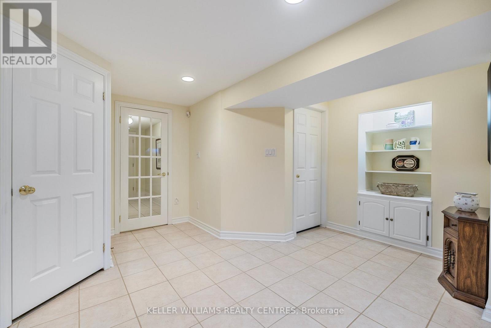 795 Foxcroft Boulevard, Newmarket, Ontario  L3X 1M8 - Photo 30 - N12136203