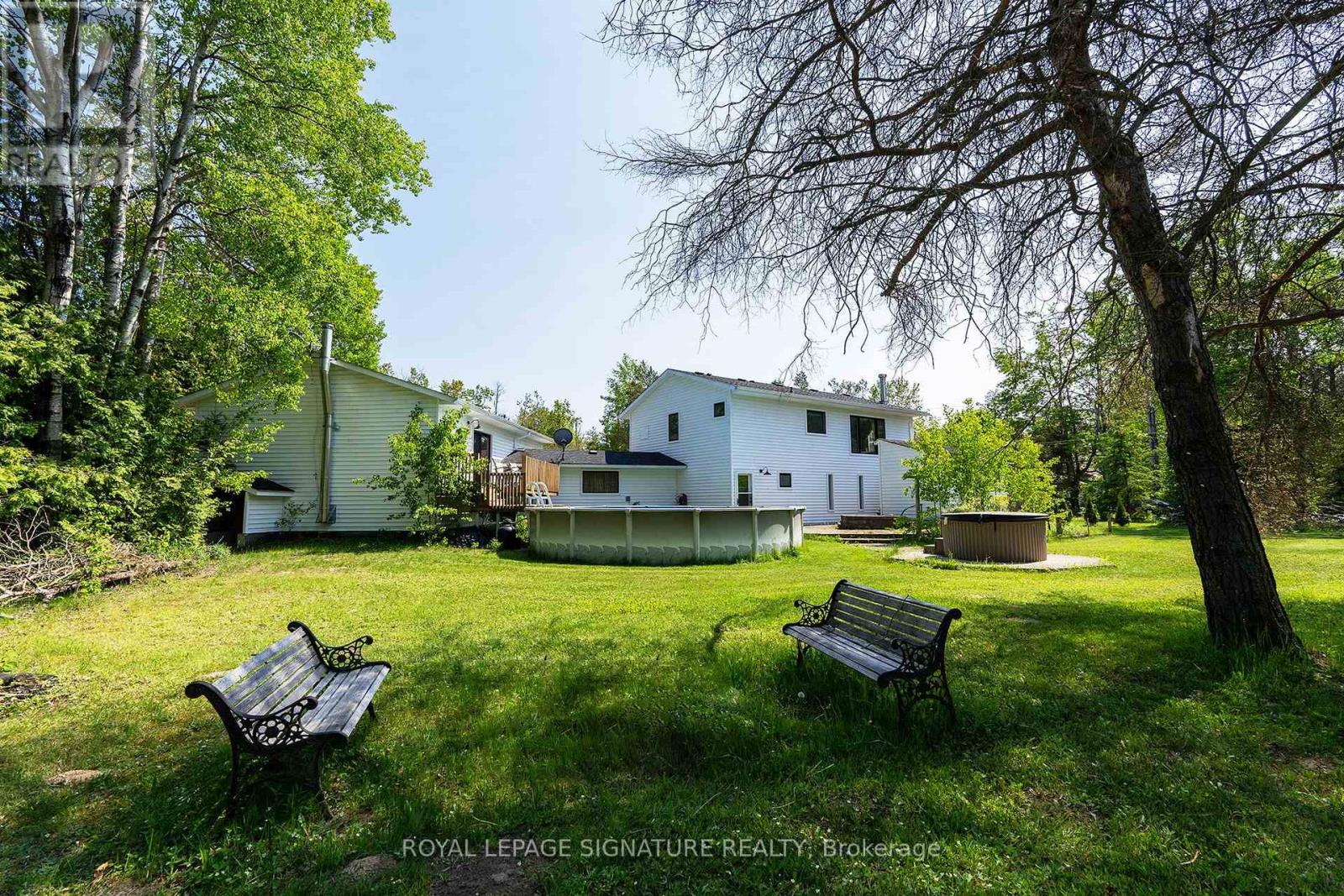 20 Hillview Crescent, Springwater, Ontario  L0L 1X0 - Photo 38 - S12144180