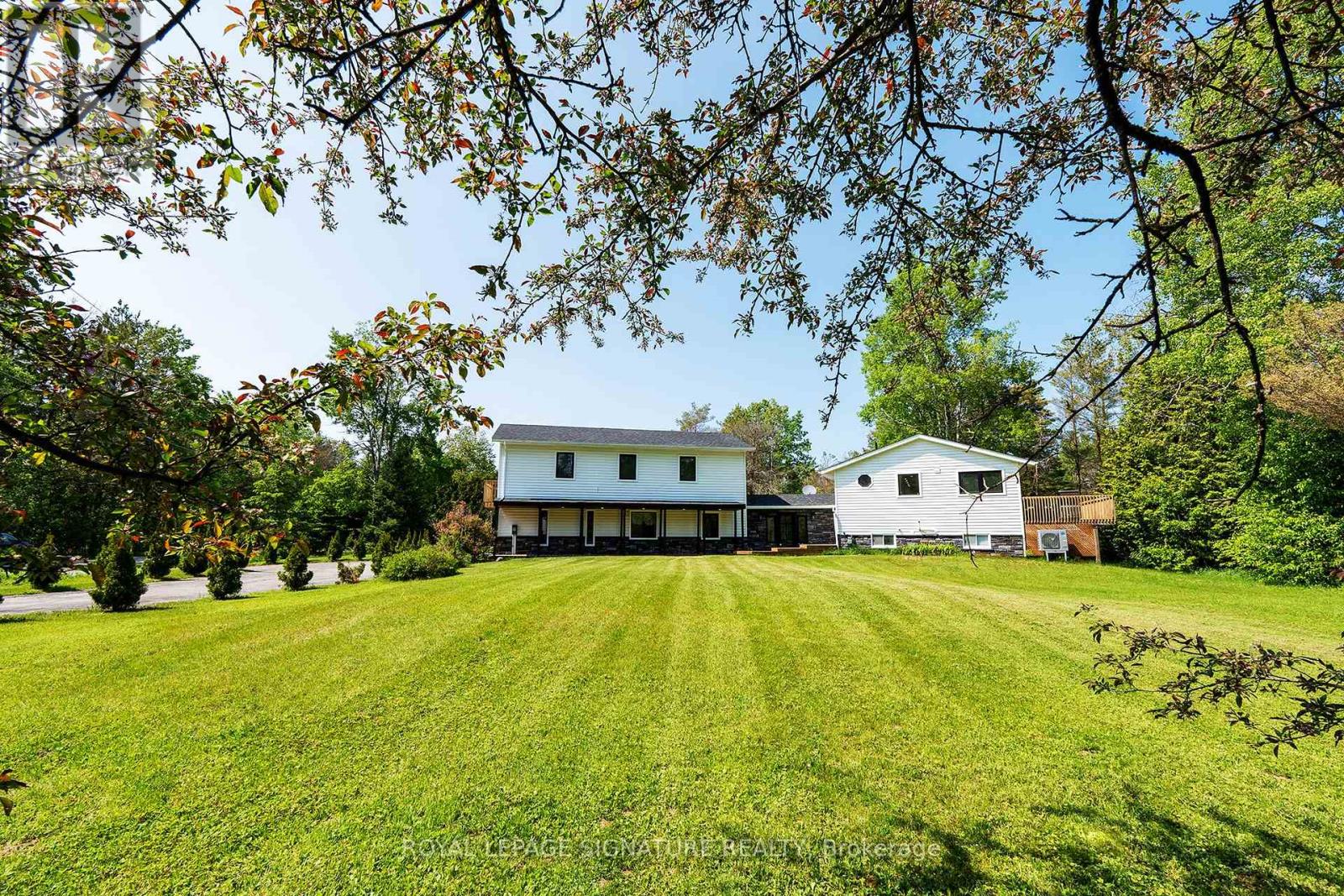 20 Hillview Crescent, Springwater, Ontario  L0L 1X0 - Photo 35 - S12144180