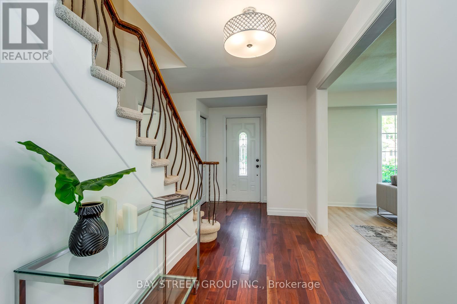 130 All Saints Crescent, Oakville, Ontario  L6J 5Y7 - Photo 3 - W12152916