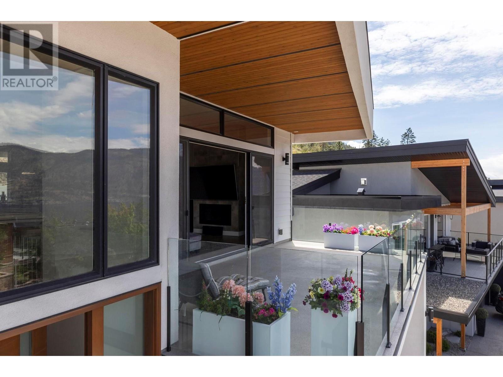 3567 Mckinley Beach Drive, Kelowna, British Columbia  V1V 3G2 - Photo 4 - 10351202