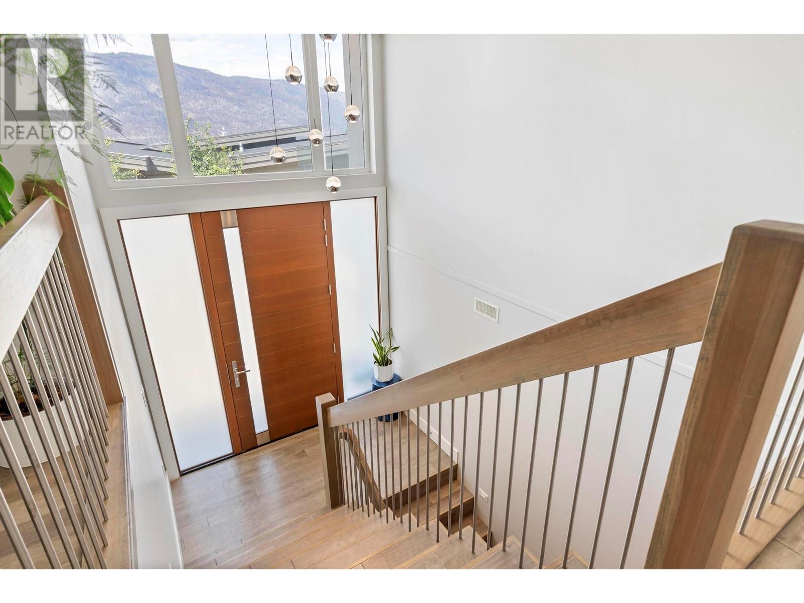 3567 Mckinley Beach Drive, Kelowna, British Columbia  V1V 3G2 - Photo 5 - 10351202