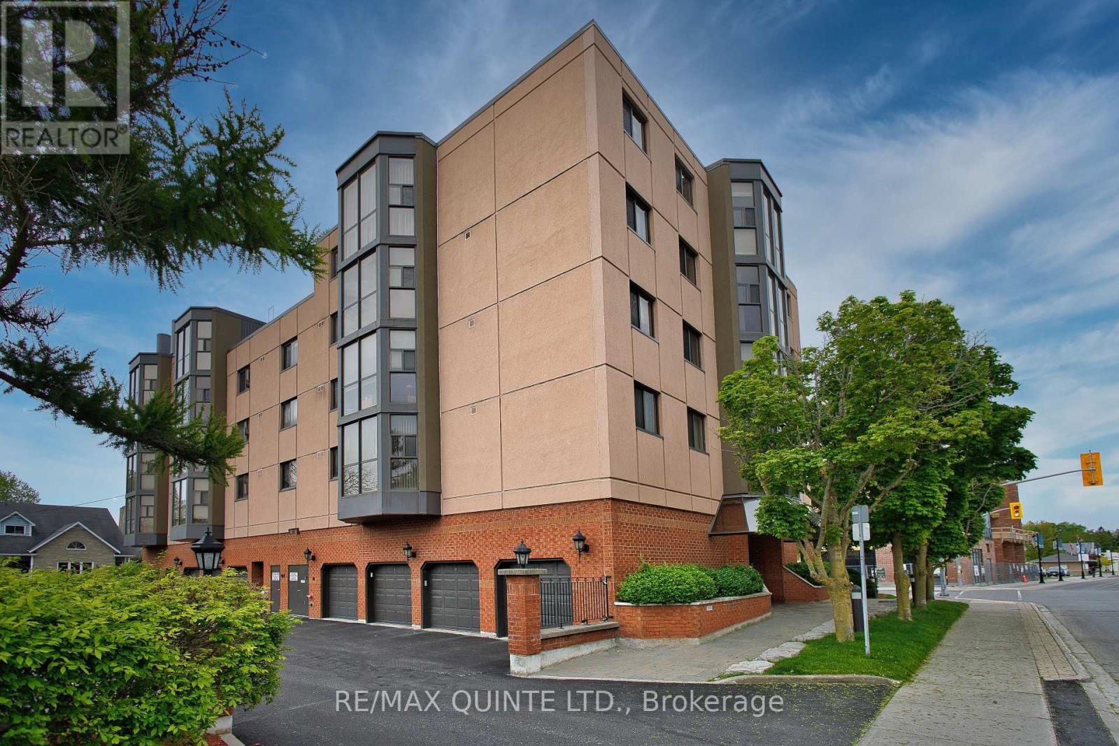 Property at 401 - 1 QUEEN STREET image 5