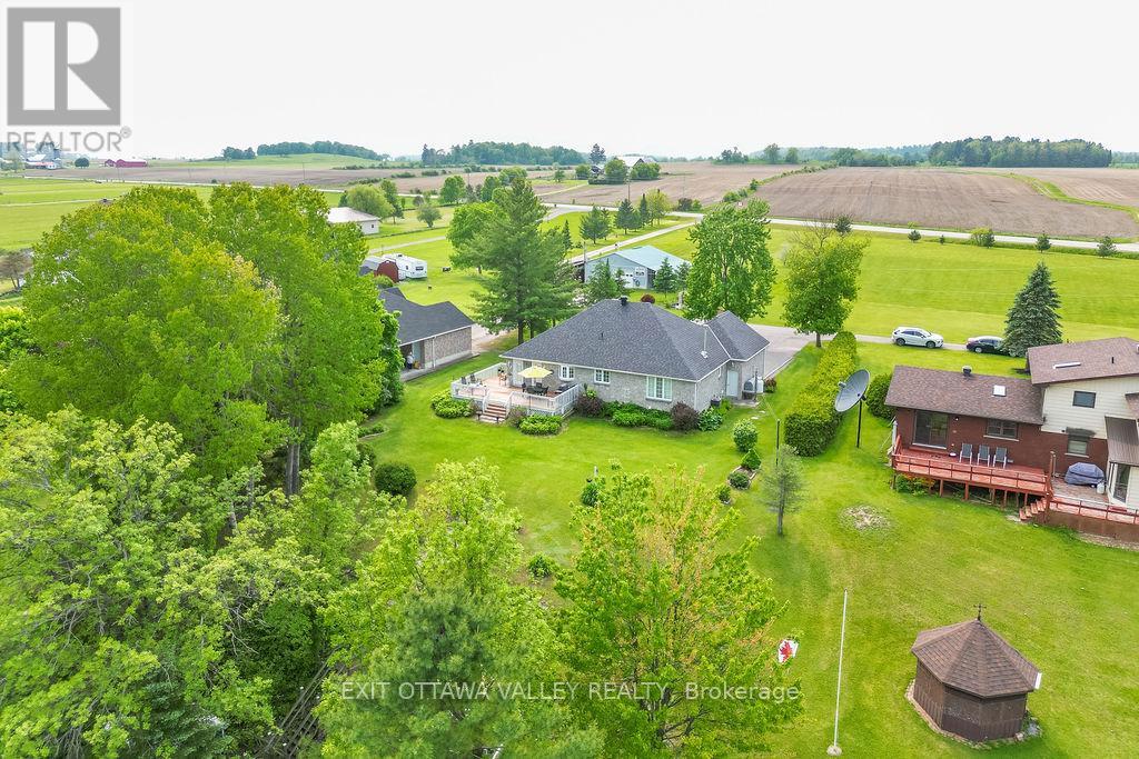 37 Lachance Trail, Whitewater Region, Ontario  K0J 1C0 - Photo 49 - X12022649