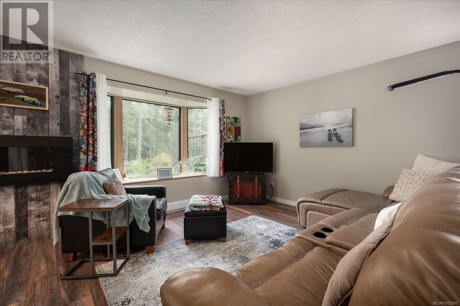 Property at 6064 Nelson Rd image 3