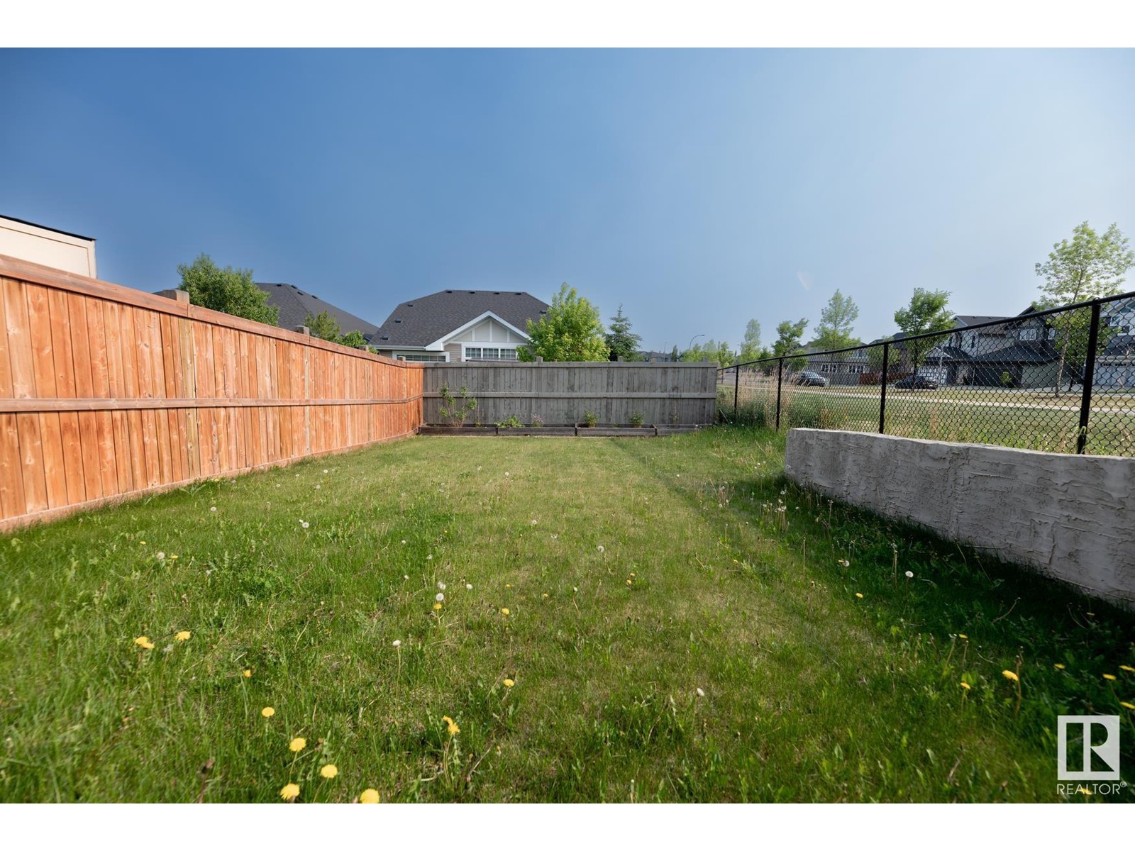 Property at 87 Avebury CO image 3