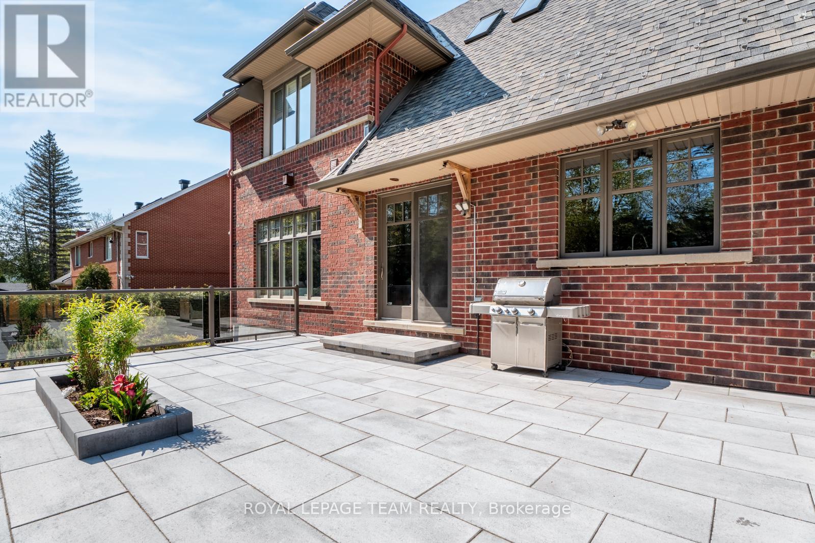 Property at 250 SANDRIDGE ROAD image 3