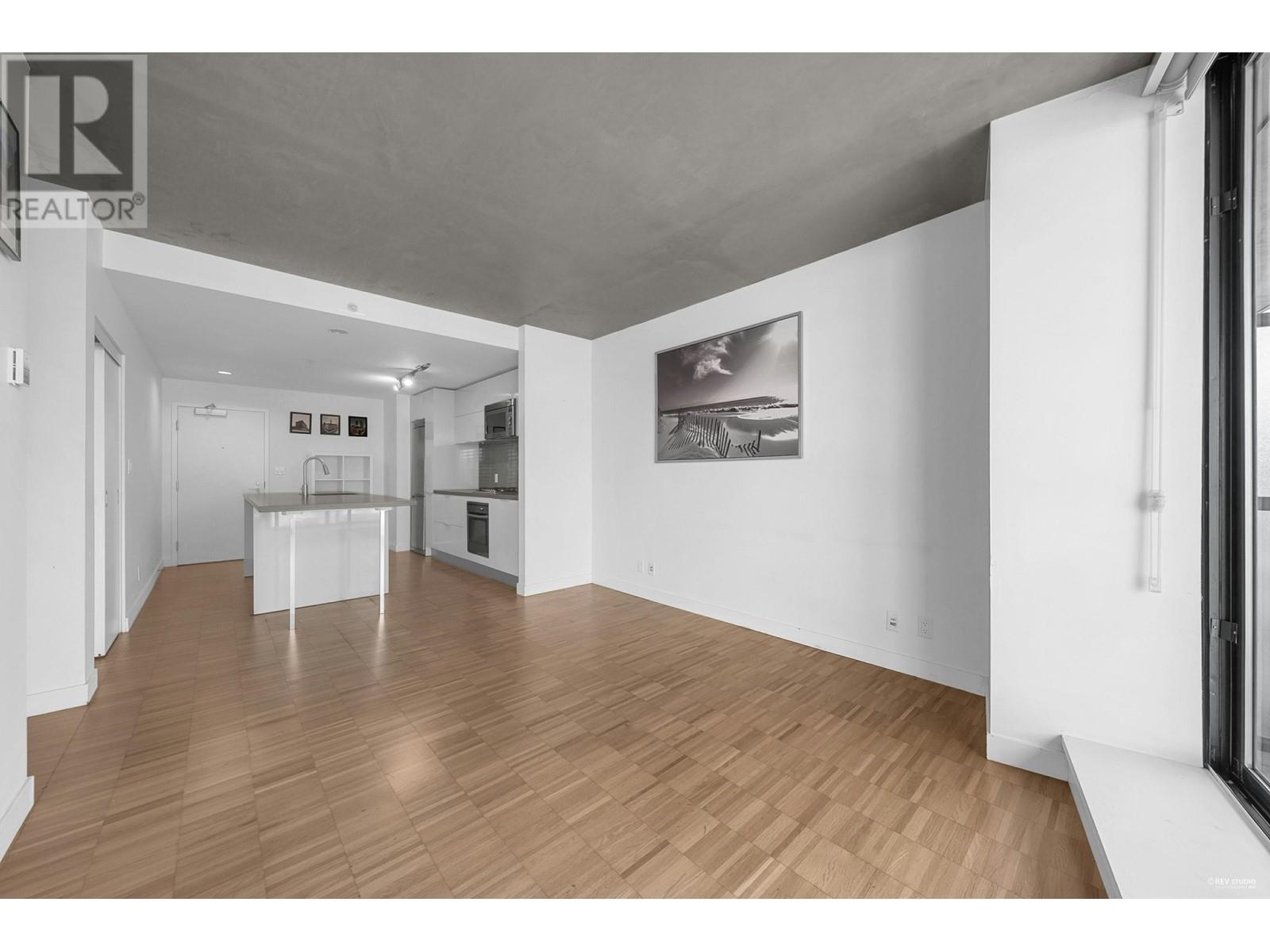 Property at 1707 108 W CORDOVA STREET image 3