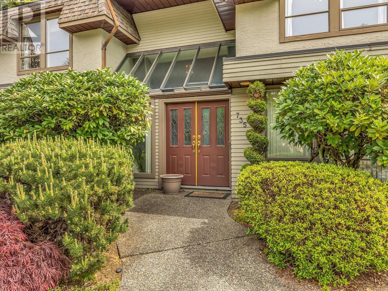 735 Sprice Avenue, Coquitlam, British Columbia  V3J 2P2 - Photo 3 - R3001228