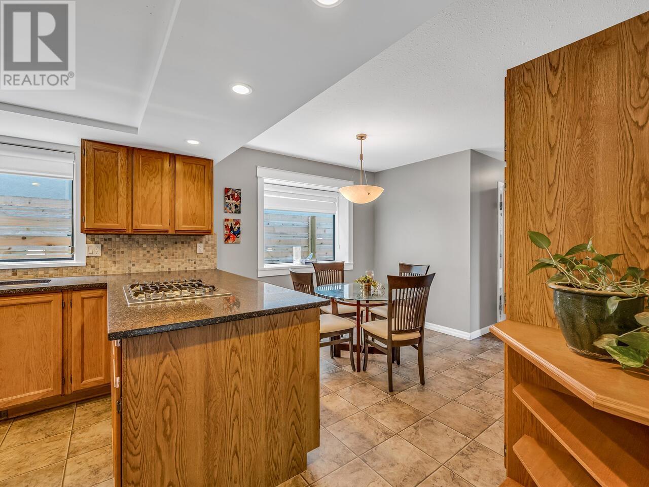 735 Sprice Avenue, Coquitlam, British Columbia  V3J 2P2 - Photo 12 - R3001228