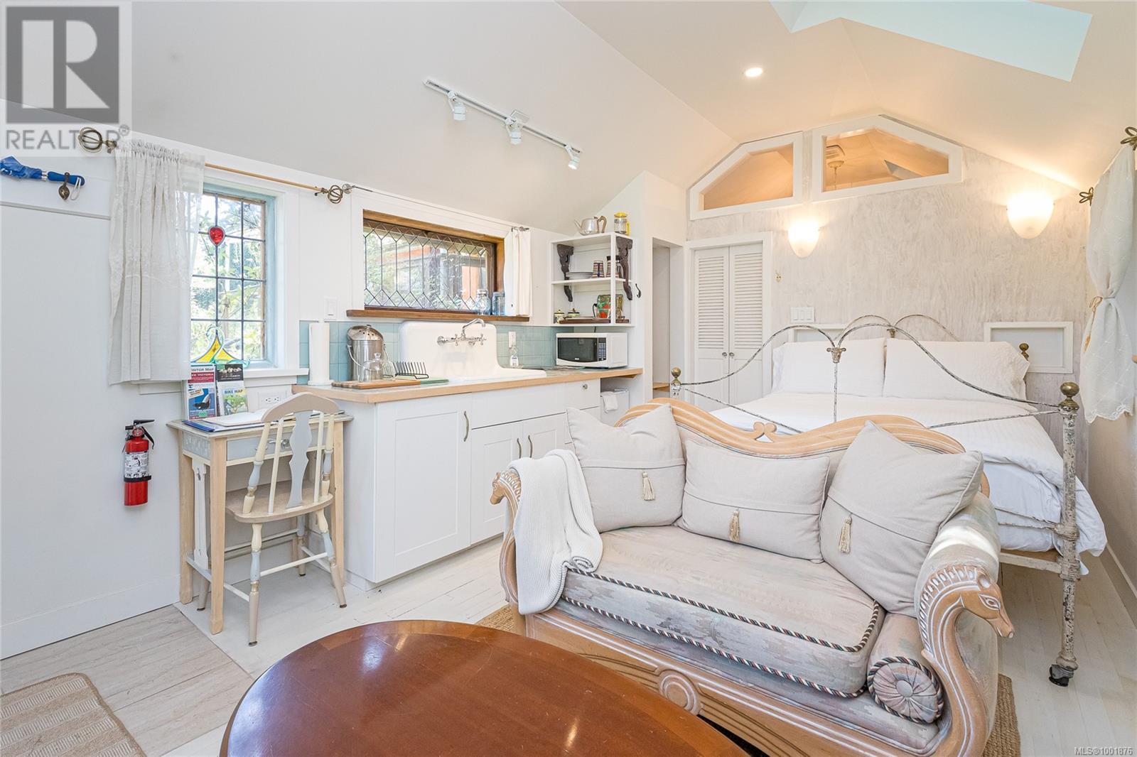 3110 Admirals Rd, Saanich, British Columbia  V8Z 4M9 - Photo 43 - 1001876