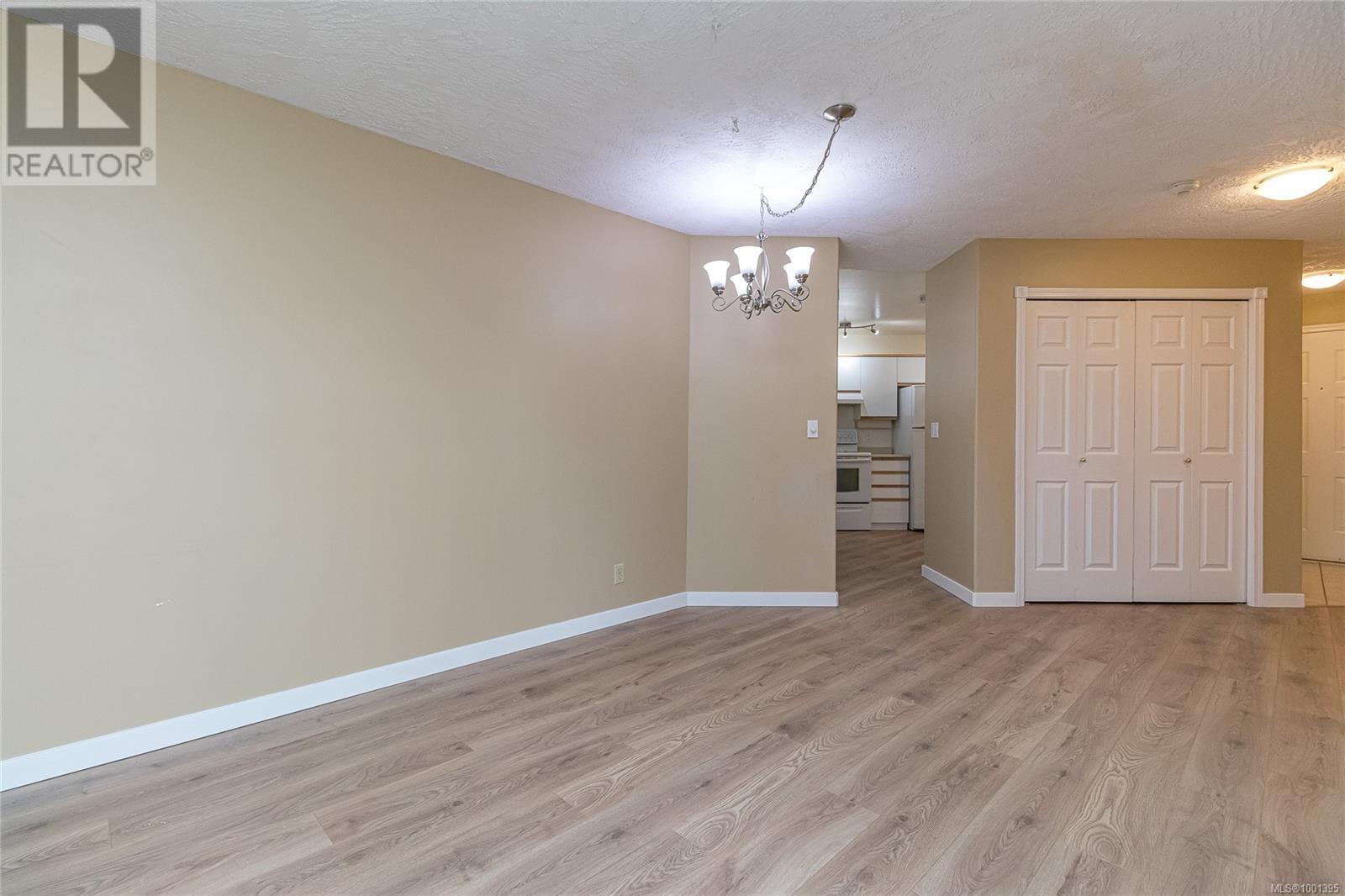 104 3900 Shelbourne St, Saanich, British Columbia  V8P 4H8 - Photo 15 - 1001395