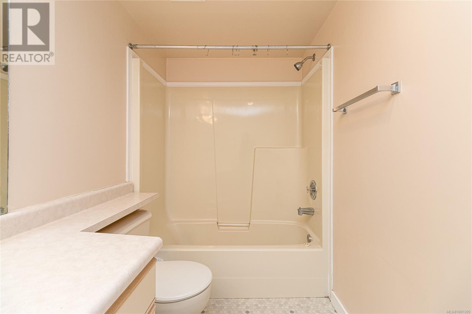 104 3900 Shelbourne St, Saanich, British Columbia  V8P 4H8 - Photo 35 - 1001395