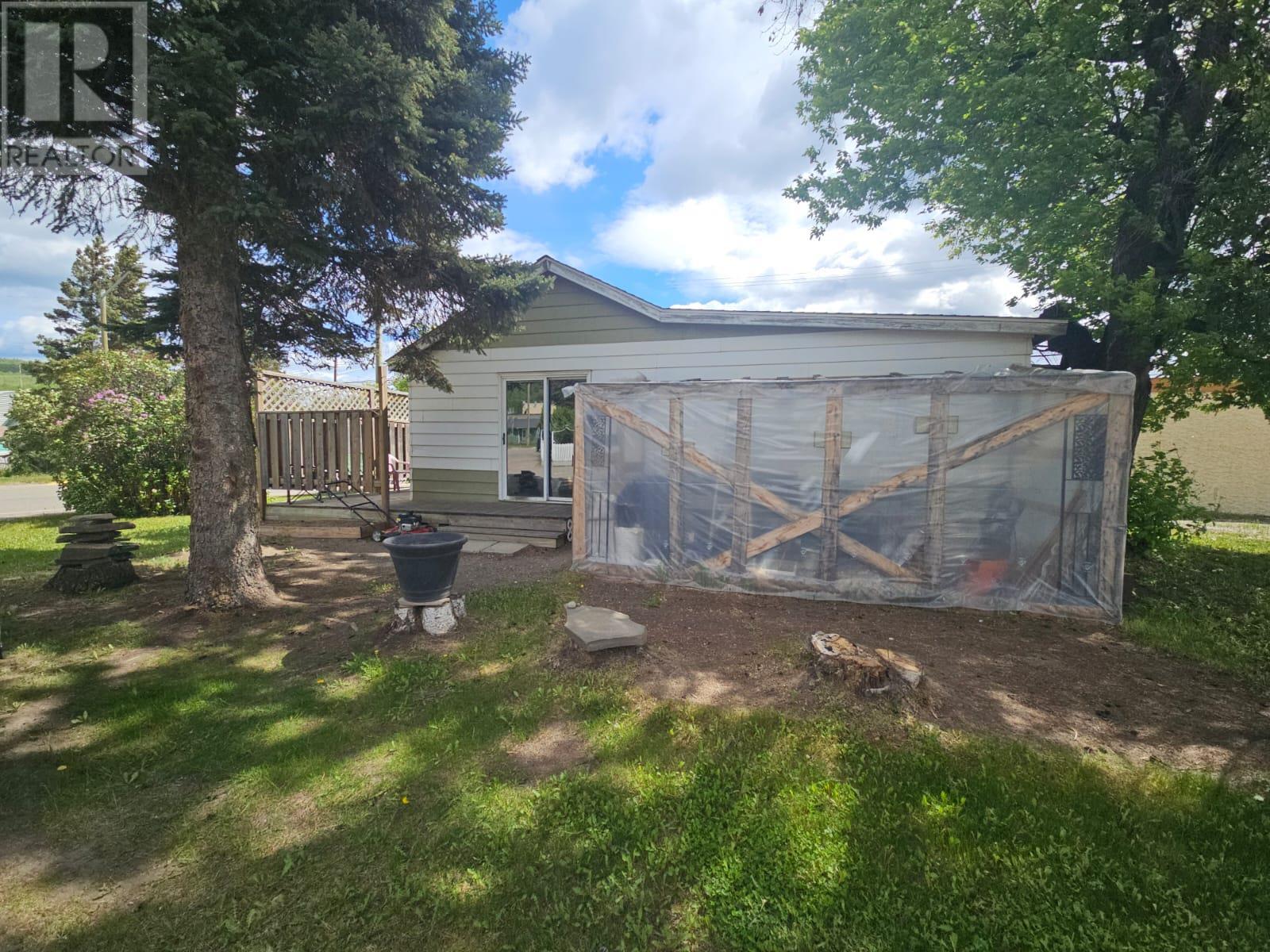 5005 49 Avenue Nw, Chetwynd, British Columbia  V0C 1J0 - Photo 6 - 10349822