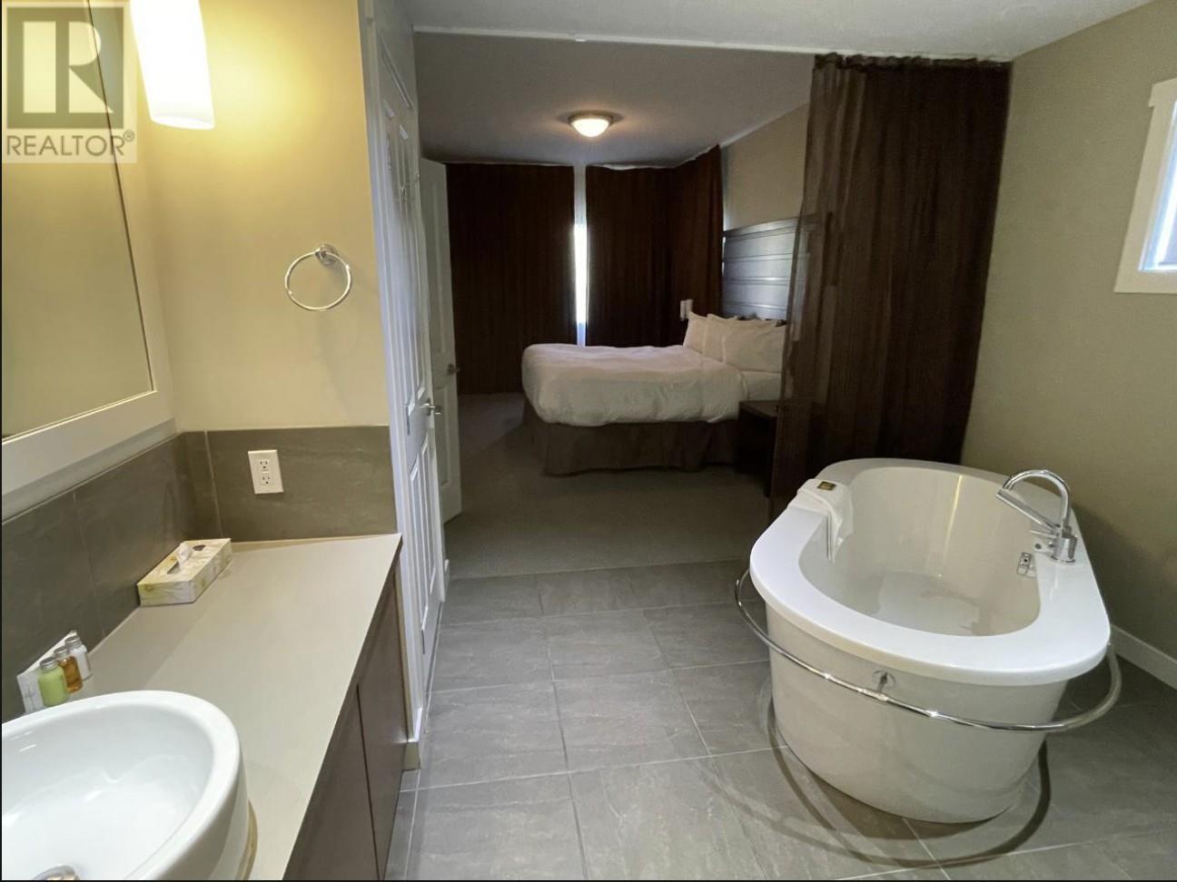 400 Stemwinder Drive Unit# 221, Kimberley, British Columbia  V1A 4Y9 - Photo 8 - 10351013