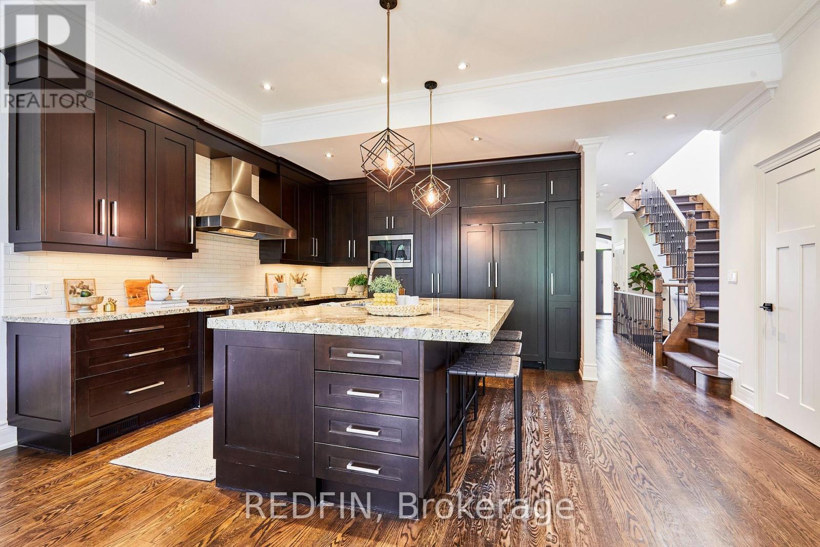 516 Melrose Avenue, Toronto (Bedford Park-Nortown), Ontario  M5M 2A2 - Photo 8 - C12202852