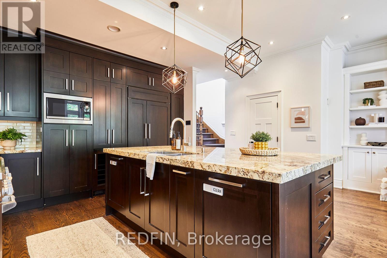 516 Melrose Avenue, Toronto (Bedford Park-Nortown), Ontario  M5M 2A2 - Photo 9 - C12202852