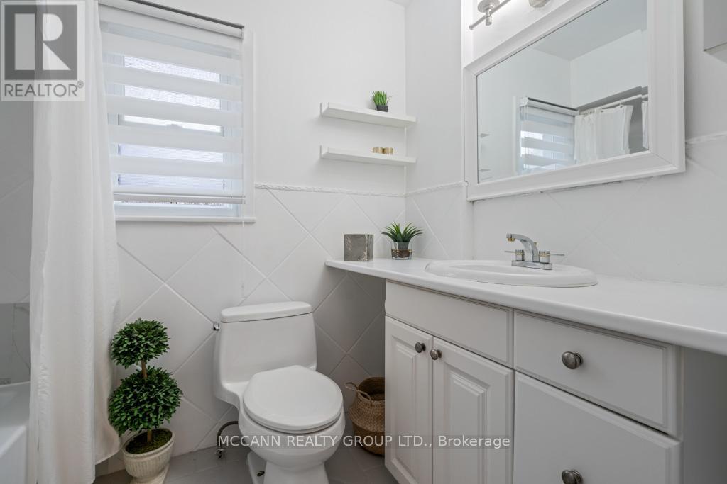 168 Roslin Avenue, Toronto, Ontario  M4N 1Z6 - Photo 24 - C12202897