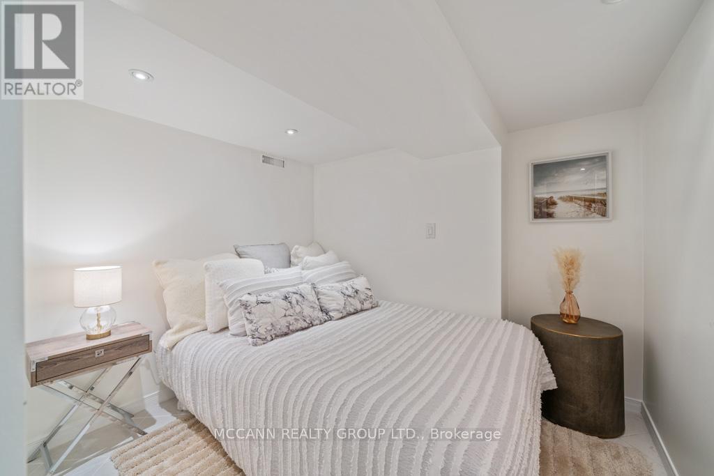 168 Roslin Avenue, Toronto (Lawrence Park North), Ontario  M4N 1Z6 - Photo 37 - C12202897
