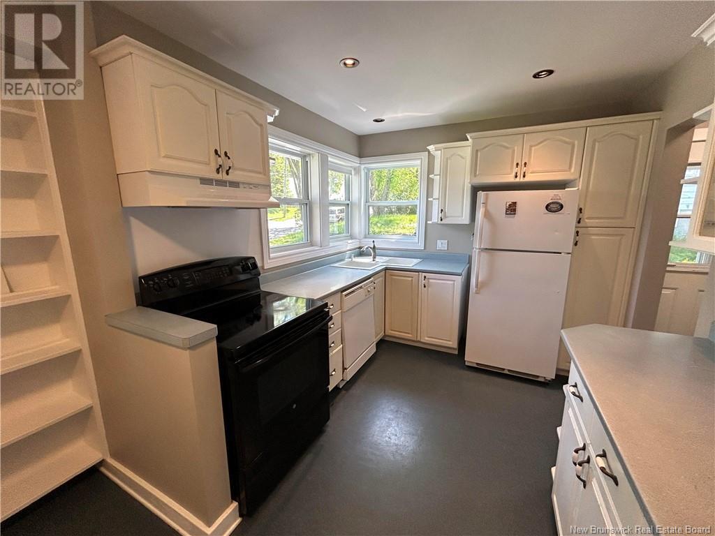 693 Mitchell Street, Fredericton, New Brunswick  E3B 3S7 - Photo 10 - NB120225