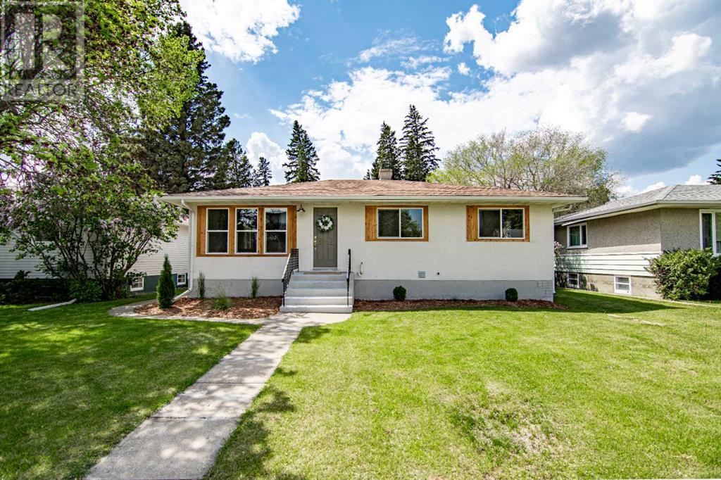 3928 43 Avenue, Red Deer, Alberta  T4N 3B9 - Photo 1 - A2227466