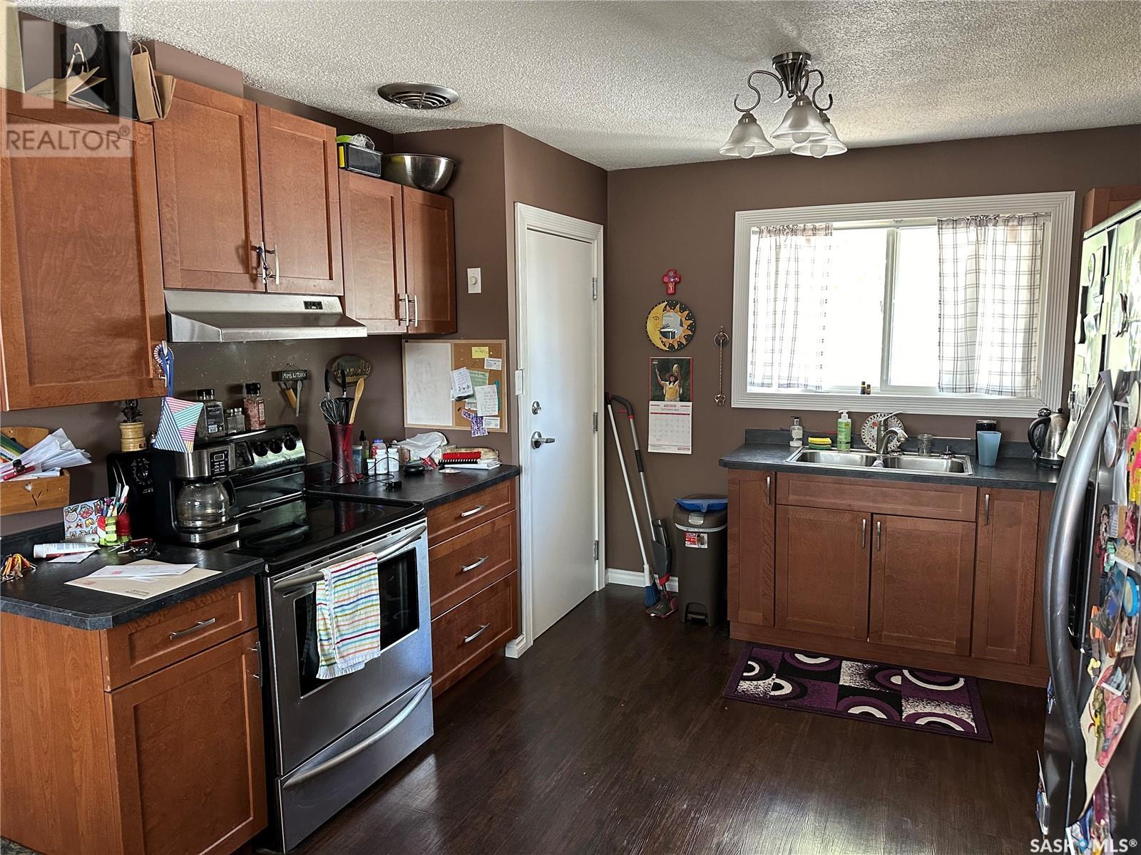 Property at 622 P AVENUE N image 5