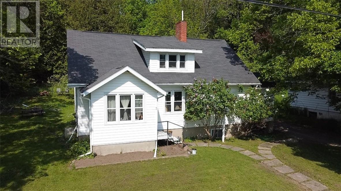 7 Laird St, Gore Bay, Ontario  P0P 1H0 - Photo 1 - 2122774