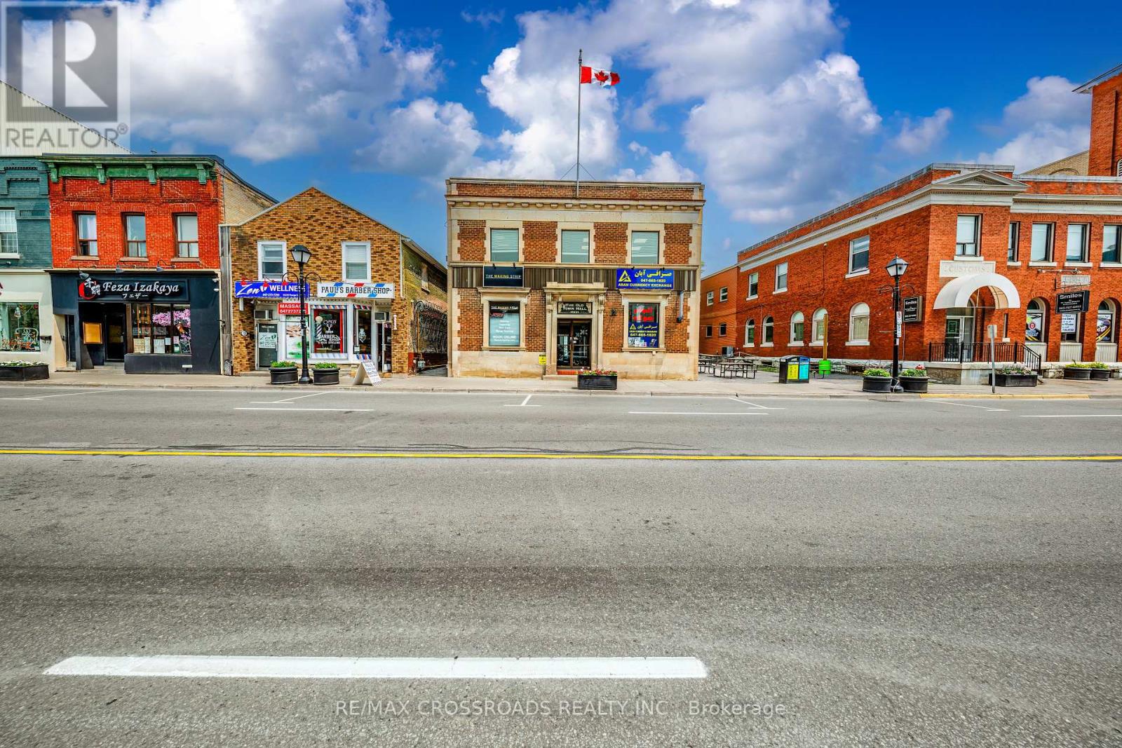 4 - 15221 YONGE STREET, Aurora, Ontario