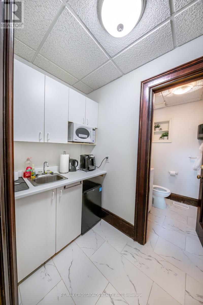 4 - 15221 Yonge Street, Aurora, Ontario  L4G 1L8 - Photo 19 - N12202864