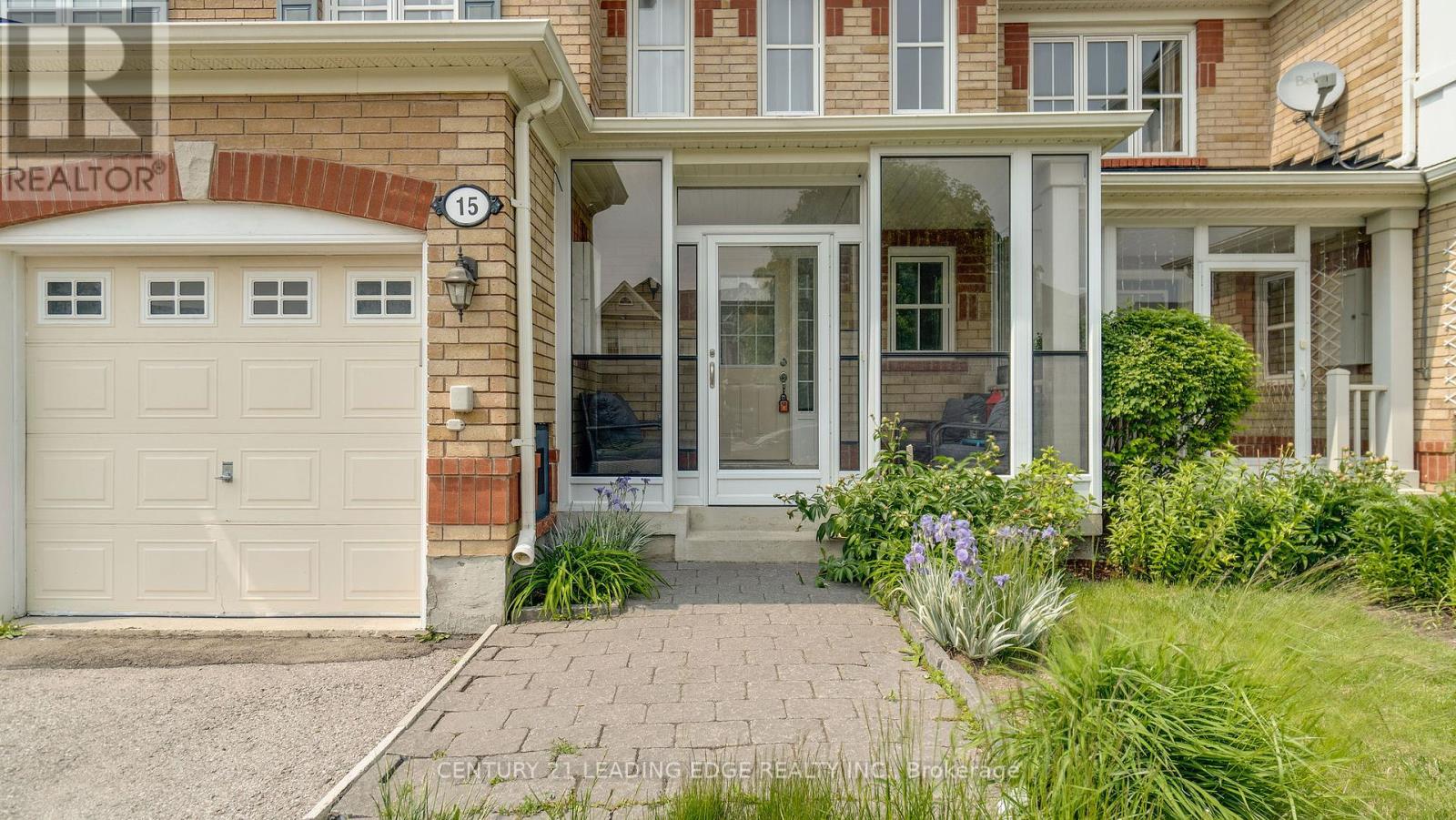 15 Jamesway Crescent, Whitchurch-Stouffville, Ontario  L4A 0A3 - Photo 2 - N12202911