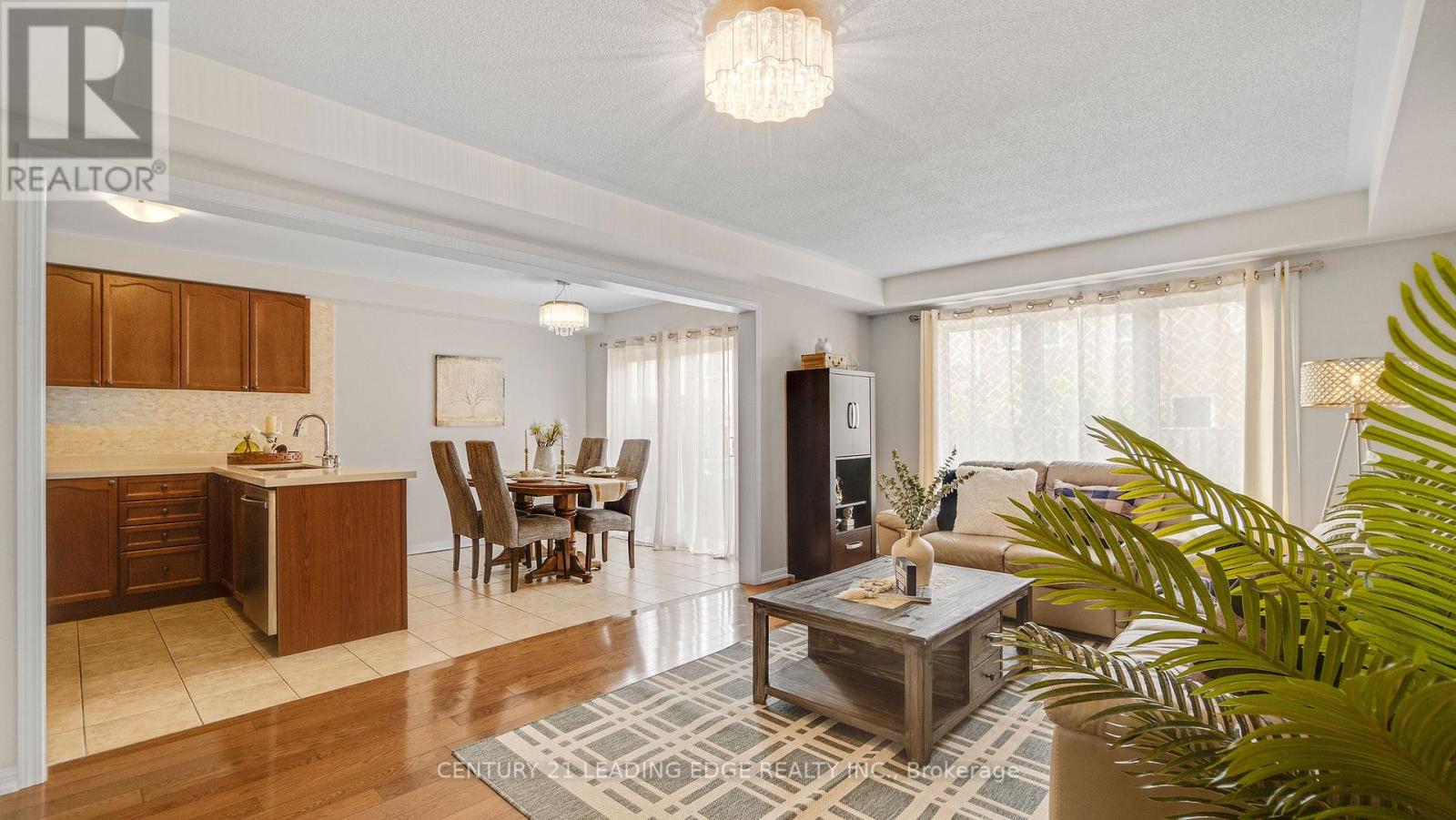 15 Jamesway Crescent, Whitchurch-Stouffville, Ontario  L4A 0A3 - Photo 6 - N12202911
