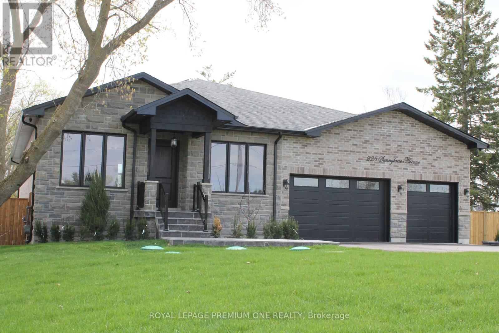 225 SUNNYBRAE AVENUE, Innisfil, Ontario