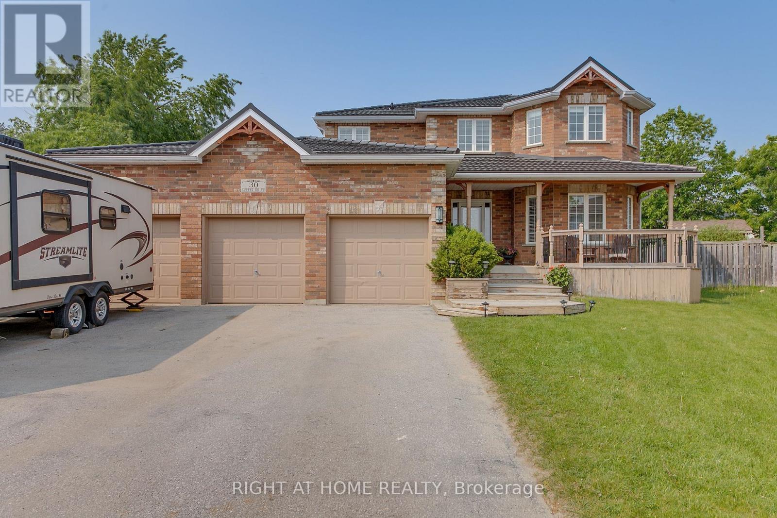 30 Ruffet Drive, Barrie, Ontario  L4N 0P1 - Photo 2 - S12202835