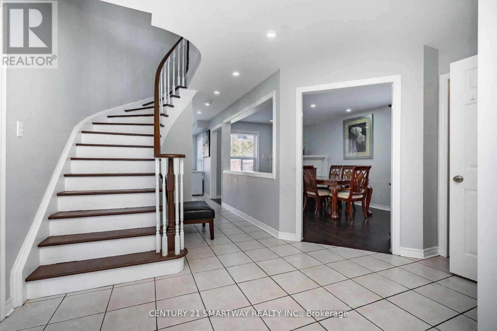 176 Dean Avenue, Barrie, Ontario  L4N 0W1 - Photo 4 - S12202842