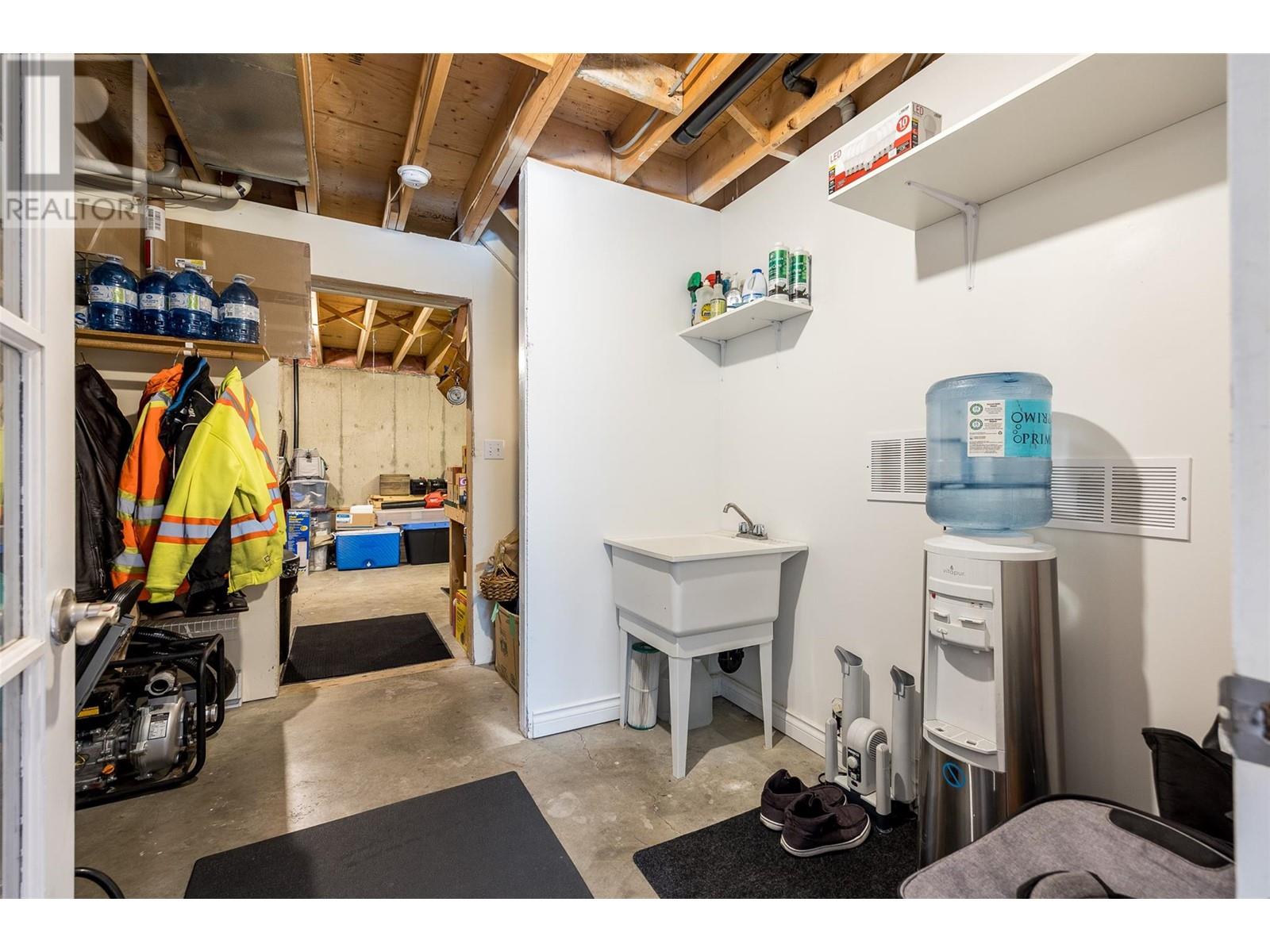 8765 Forsberg Road, Vernon, British Columbia  V1B 3M6 - Photo 30 - 10351200