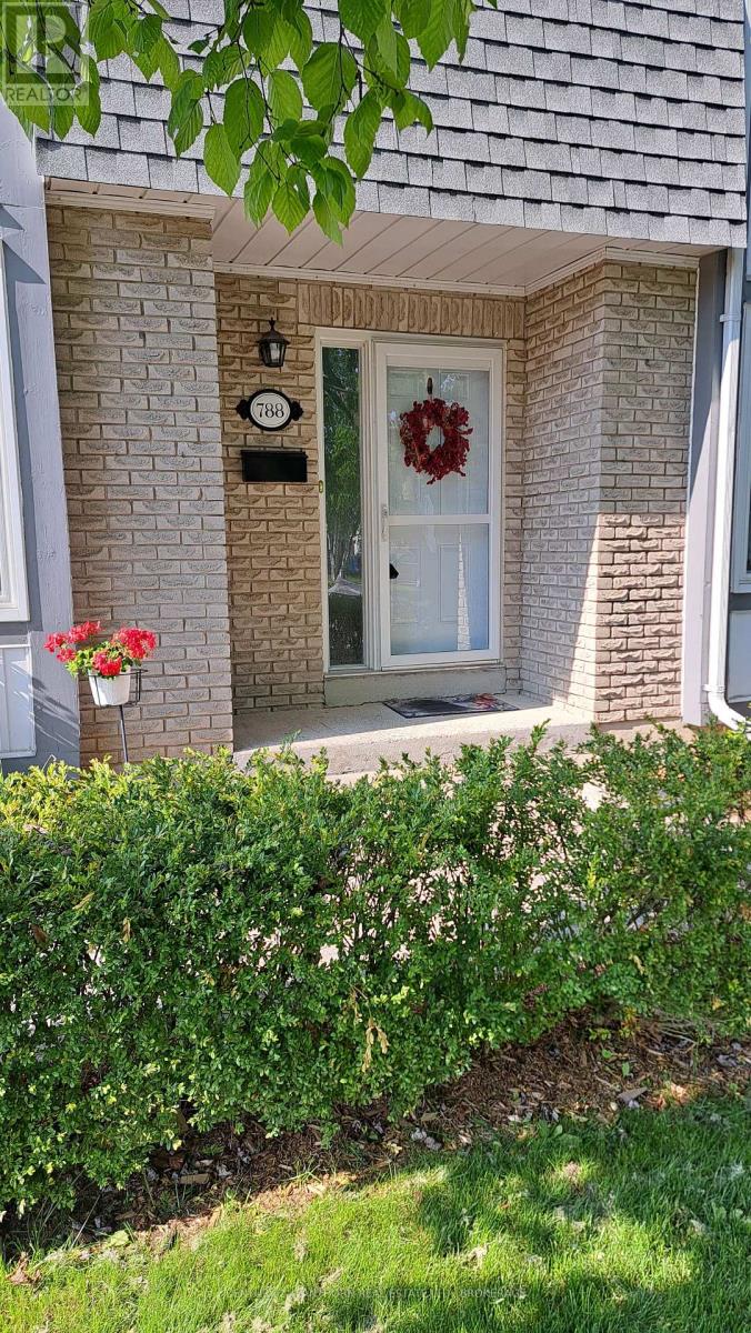 788 Whiteoak Crescent, Kingston, Ontario  K7P 1L6 - Photo 3 - X12202976