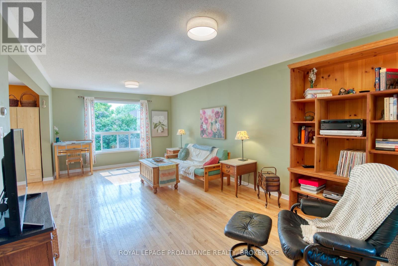 885 Ringstead Street, Kingston, Ontario  K7M 9A3 - Photo 7 - X12203040