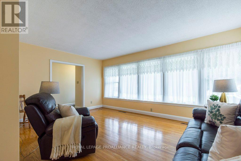19 Craig Street, Belleville, Ontario  K8P 2J7 - Photo 8 - X12202993