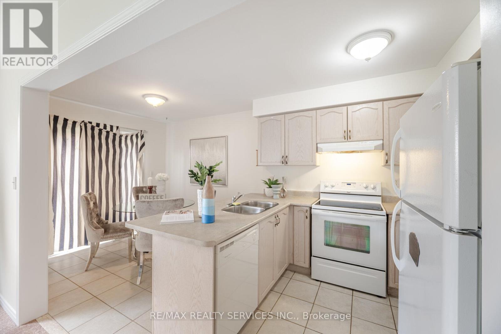 31 Fairway Court, Brampton, Ontario  L6Z 4W4 - Photo 18 - W12202813