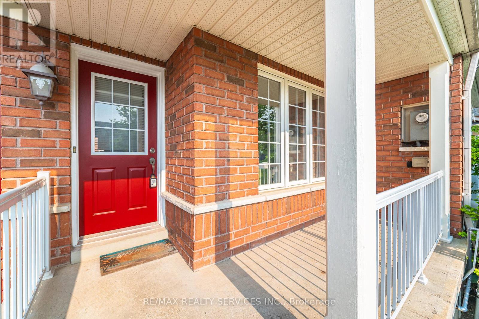 31 Fairway Court, Brampton, Ontario  L6Z 4W4 - Photo 3 - W12202813