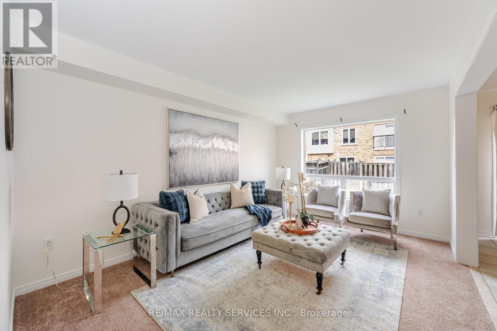 31 Fairway Court, Brampton, Ontario  L6Z 4W4 - Photo 9 - W12202813