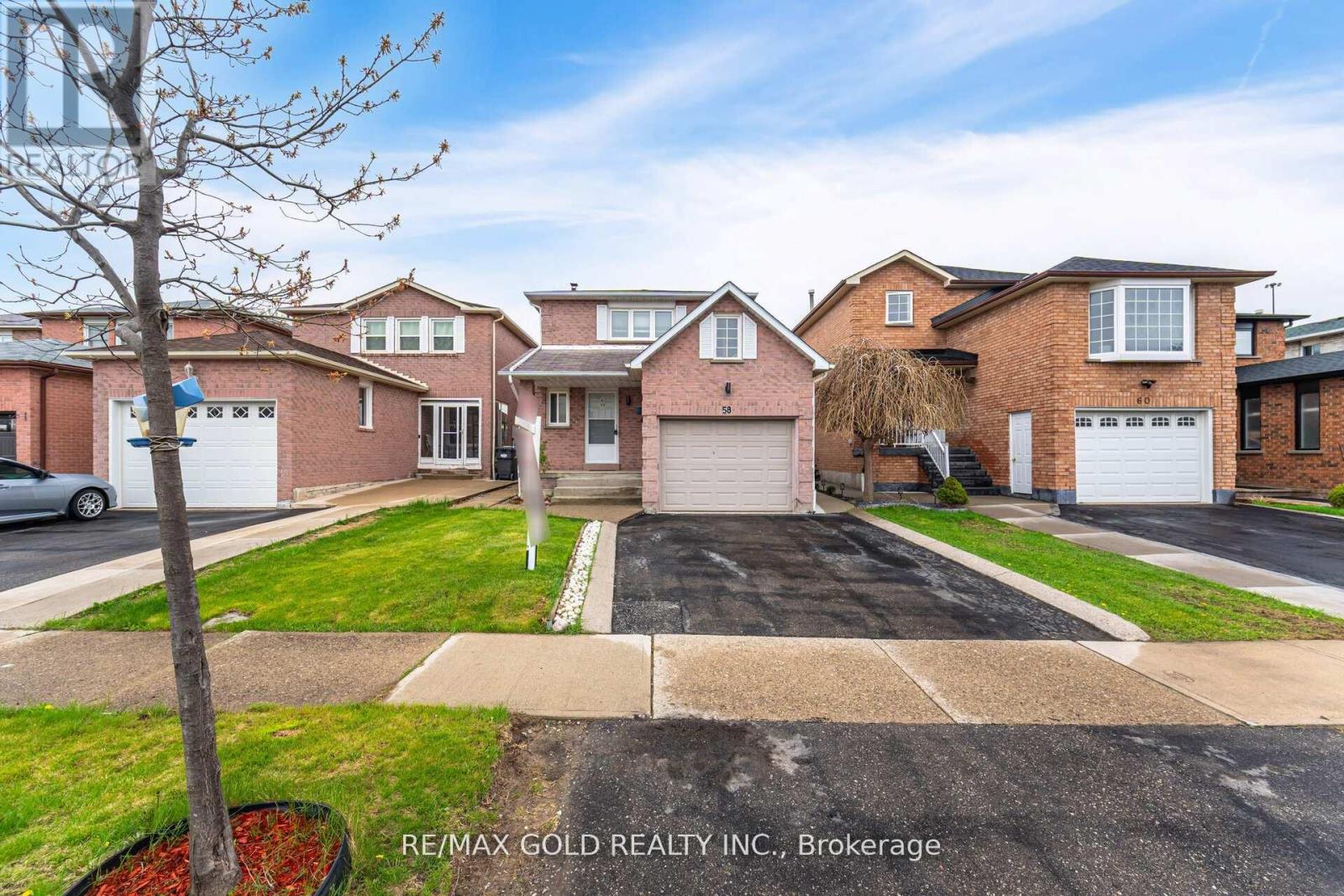 58 Kesteven Crescent, Brampton, Ontario  L6W 4E5 - Photo 2 - W12202814