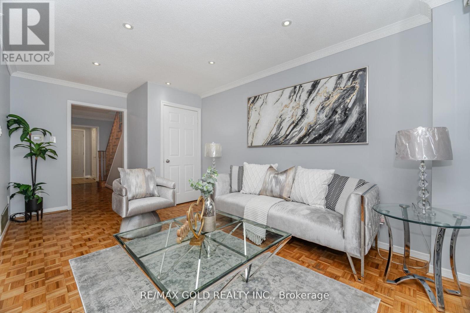 58 Kesteven Crescent, Brampton, Ontario  L6W 4E5 - Photo 3 - W12202814